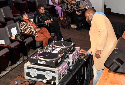 9th Wonder gives masterclass in DJing